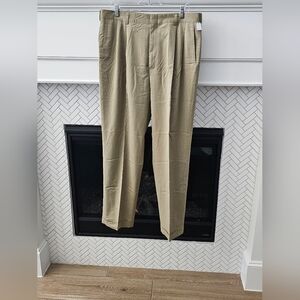Roundtree and Yorke Men's Dress Pants, Cuffed Hem, EUC, Size: W 36" L 32"
